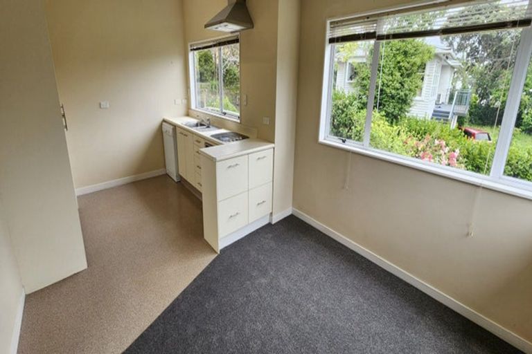 Photo of property in 446 Saint Aubyn Street, Moturoa, New Plymouth, 4310