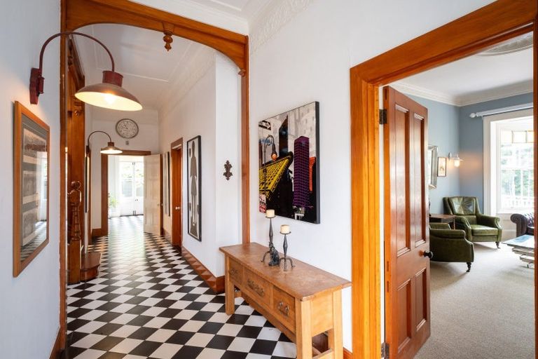 Photo of property in 27 Fitzroy Road, Bluff Hill, Napier, 4110