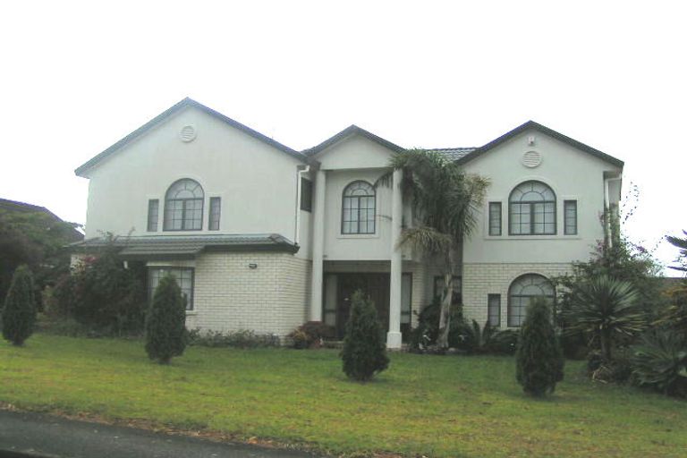 Photo of property in 1 Wilmington Place, Forrest Hill, Auckland, 0620