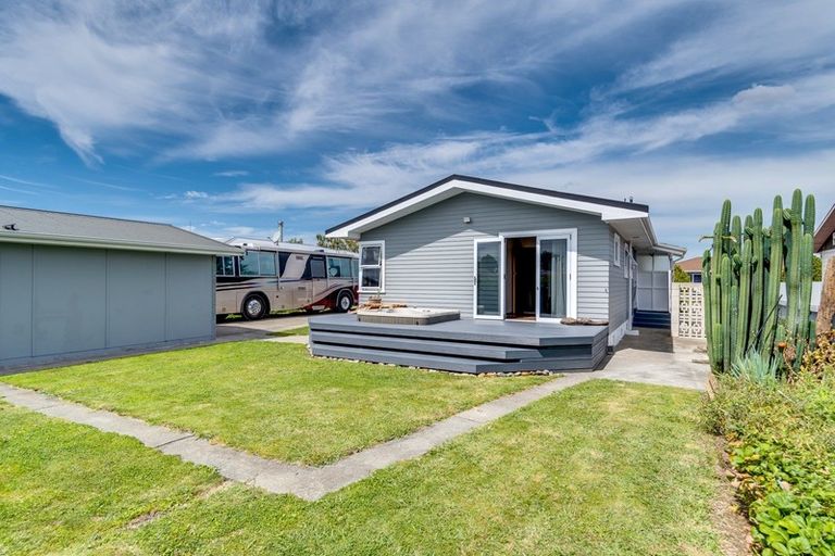 Photo of property in 1404 Warwick Place, Mayfair, Hastings, 4122