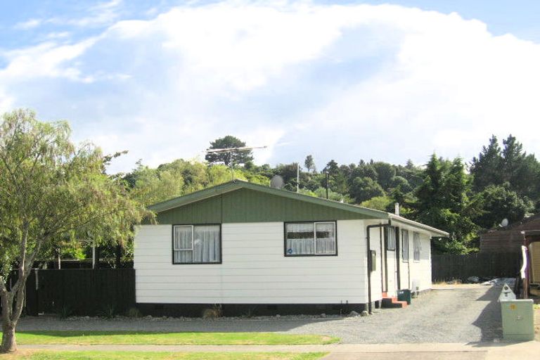 Photo of property in 1/9 Gemstone Drive, Birchville, Upper Hutt, 5018