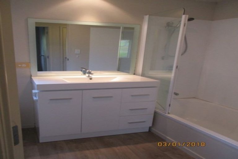 Photo of property in 19 Waitaki Street, Henderson, Auckland, 0612