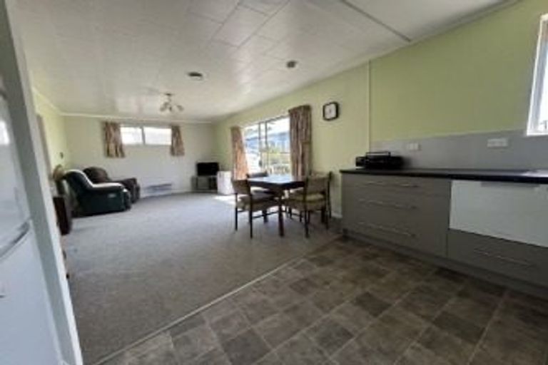 Photo of property in 15 Brougham Street, Westport, 7825