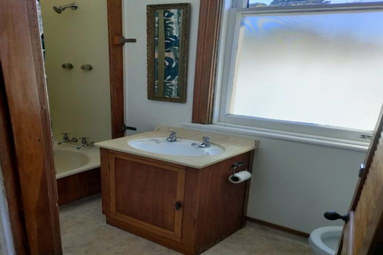 Photo of property in 120 Aro Street, Aro Valley, Wellington, 6021