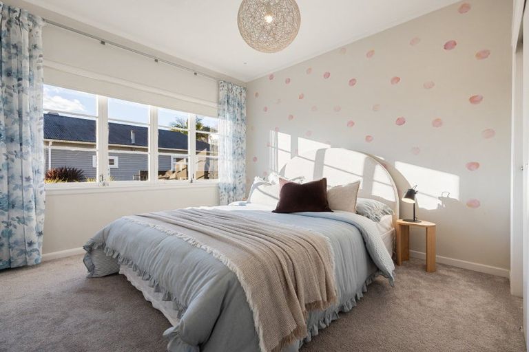 Photo of property in 24 Banbury Crescent, Fairfield, Hamilton, 3214