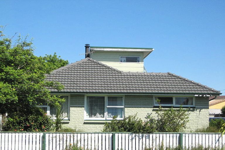 Photo of property in 211 Grimseys Road, Redwood, Christchurch, 8051