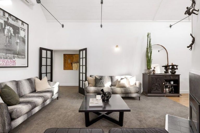 Photo of property in 46 Williams Street, Cambridge, 3434