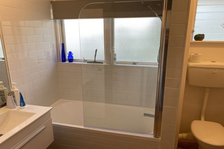 Photo of property in 4/221 Hurstmere Road, Takapuna, Auckland, 0622