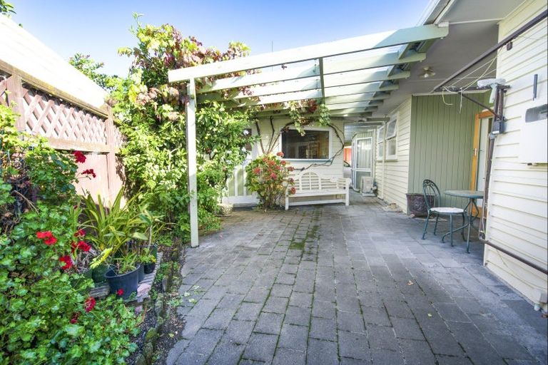 Photo of property in 4 Balmoral Street, Taradale, Napier, 4112