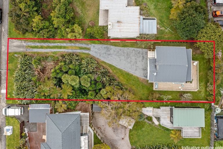 Photo of property in 30 Neptune Avenue, Beach Haven, Auckland, 0626