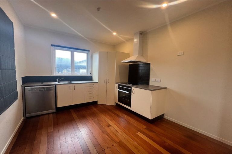 Photo of property in 75 Queen Street West, Levin, 5510