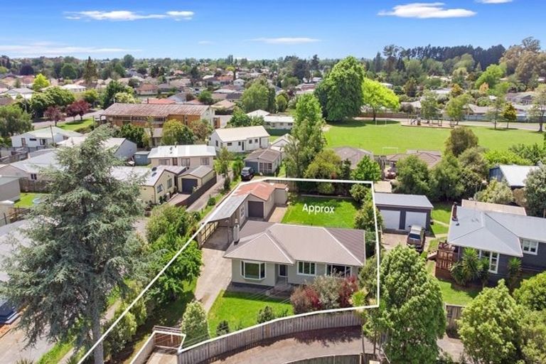 Photo of property in 9 Pollen Crescent, Melville, Hamilton, 3206