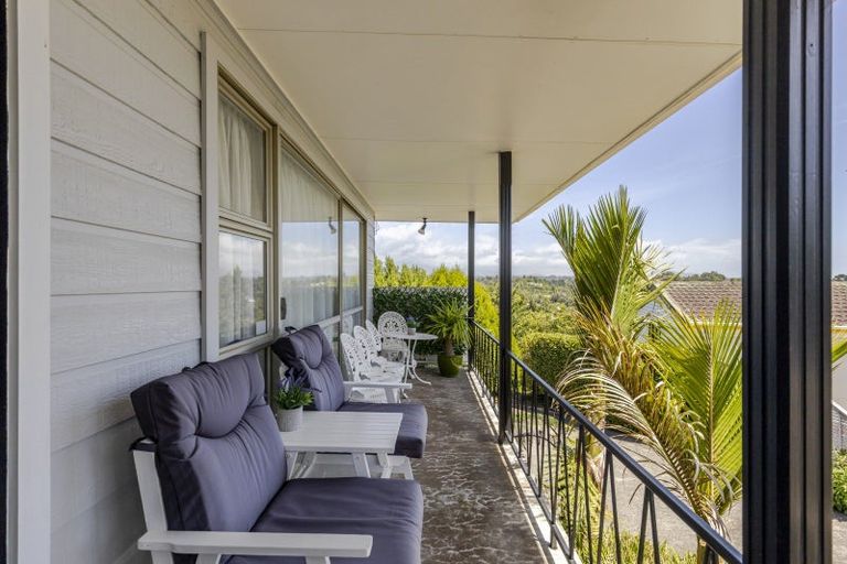 Photo of property in 11a Longview Drive, Merrilands, New Plymouth, 4312