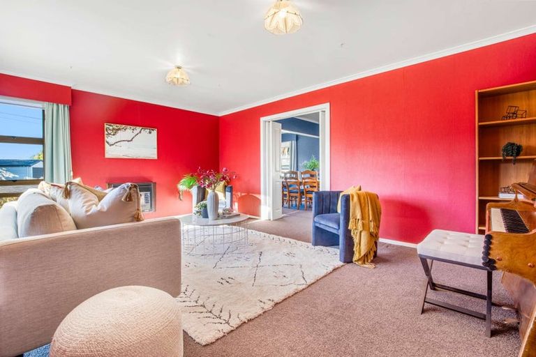 Photo of property in 2 Marsden Place, Awapuni, Palmerston North, 4412