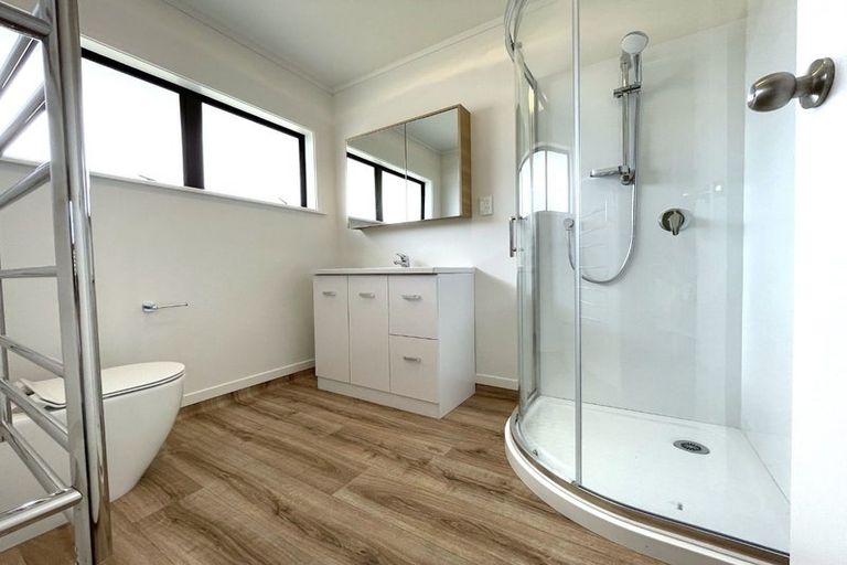 Photo of property in 13 Benygloe Place, Highland Park, Auckland, 2010