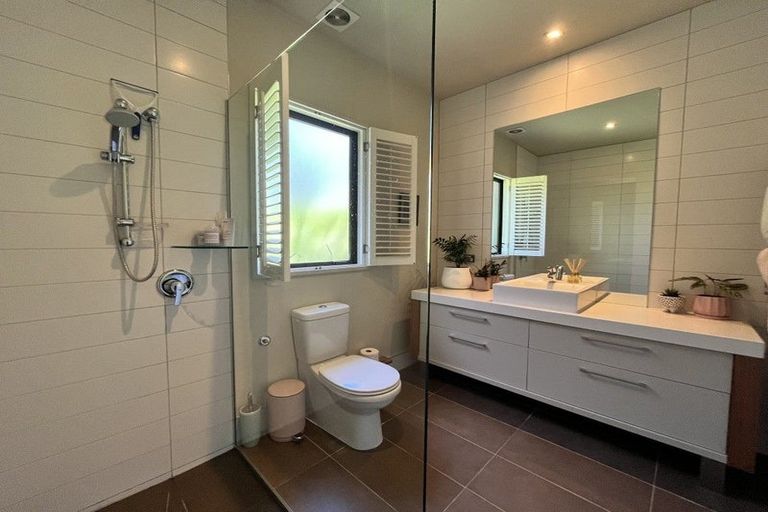 Photo of property in 1 Buckler Court, Jacks Point, Queenstown, 9371