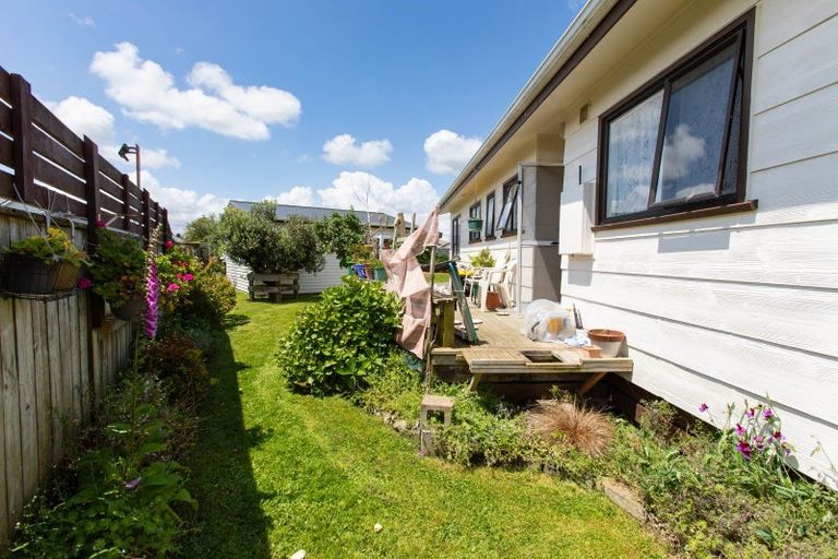 Photo of property in 20 Ross Street, Woodville, 4920