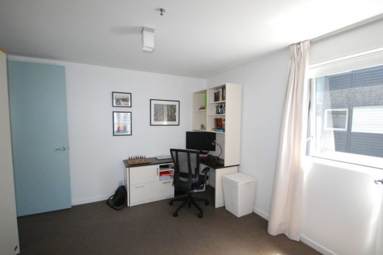 Photo of property in Montreaux Apartments, 9c/164 The Terrace, Wellington Central, Wellington, 6011