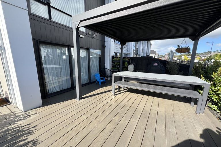 Photo of property in 11 Lumbarda Drive, Kumeu, 0810