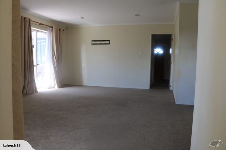 Photo of property in 10 Sambrooke Crescent, Flat Bush, Auckland, 2019