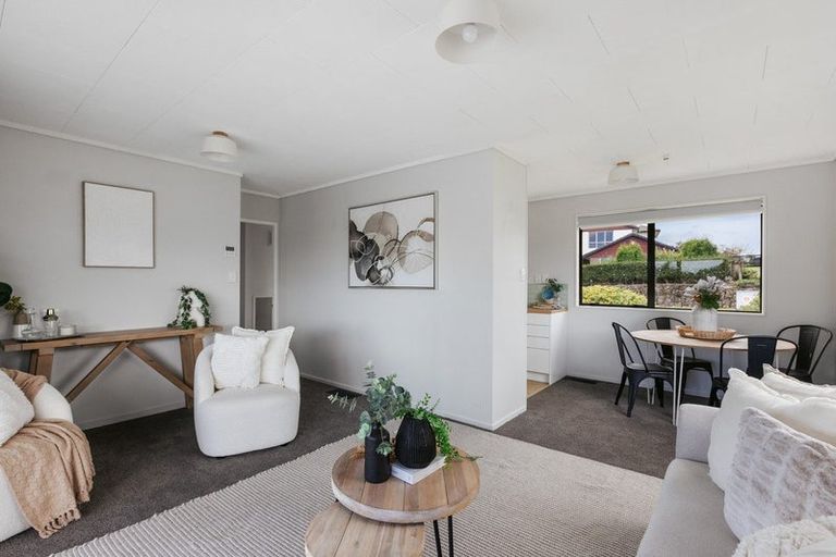 Photo of property in 2 Walnut Grove, Omokoroa, 3114