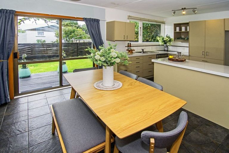 Photo of property in 12 Madden Place, Solway, Masterton, 5810