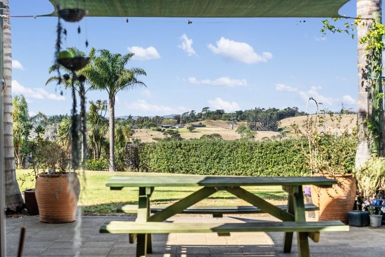 Photo of property in 221 Amreins Road, Taupaki, Henderson, 0782