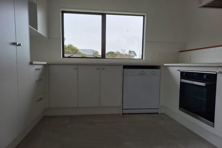 Photo of property in 5/37a Glengarry Road, Glen Eden, Auckland, 0602