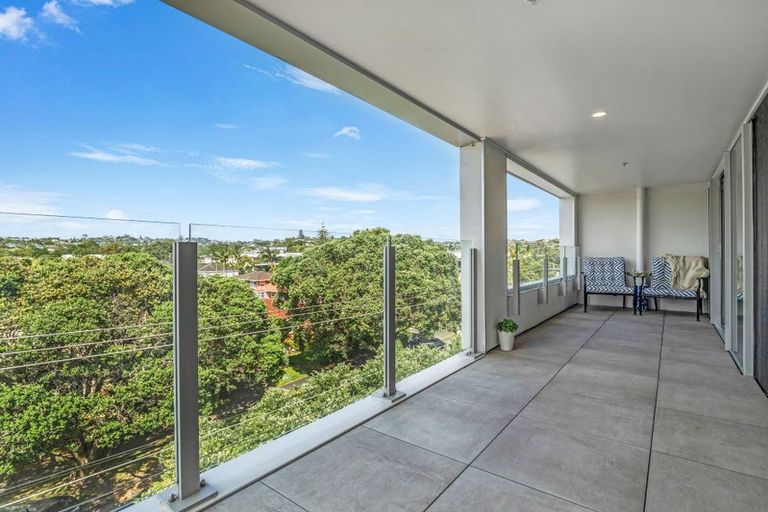 Photo of property in 304/25 Bute Road, Browns Bay, Auckland, 0630