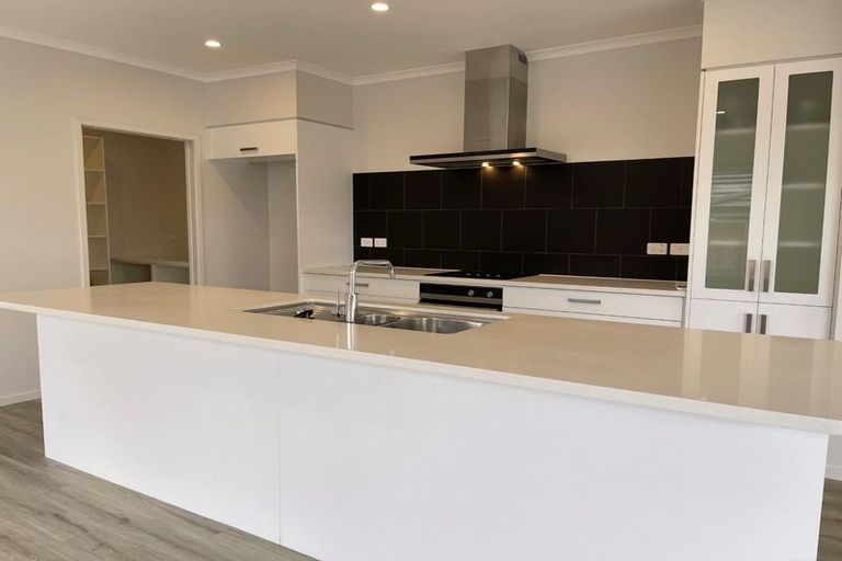 Photo of property in 28 Nellie Drive, Kumeu, 0810