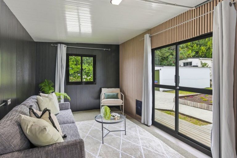 Photo of property in 52 Ruahine Street, Paraparaumu, 5032