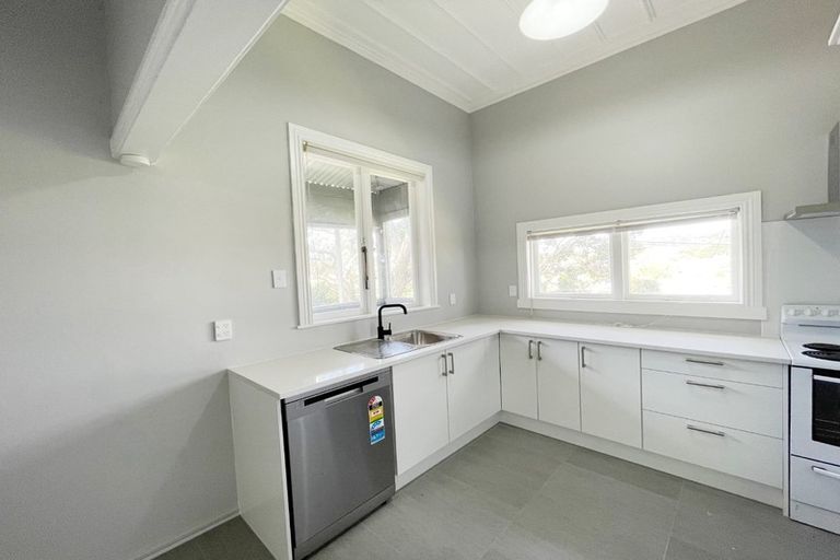 Photo of property in 30 Potatau Street, Grey Lynn, Auckland, 1021