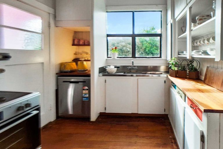 Photo of property in 87 South Road, Manaia, 4612