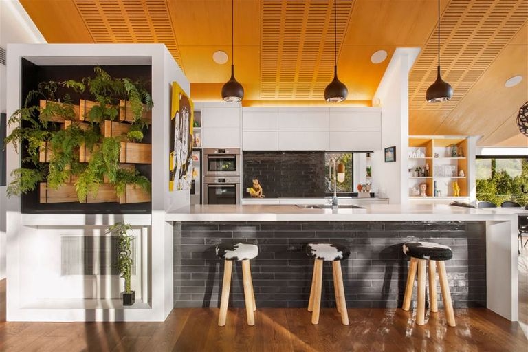 Photo of property in 2 Hammerton Lane, Heathcote Valley, Christchurch, 8022