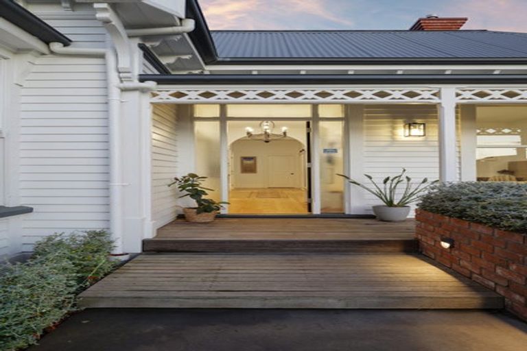 Photo of property in 28 Hawkesbury Avenue, St Albans, Christchurch, 8014