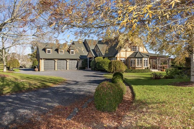 Photo of property in 346 Clifton Road, Whitford, Howick, 2571