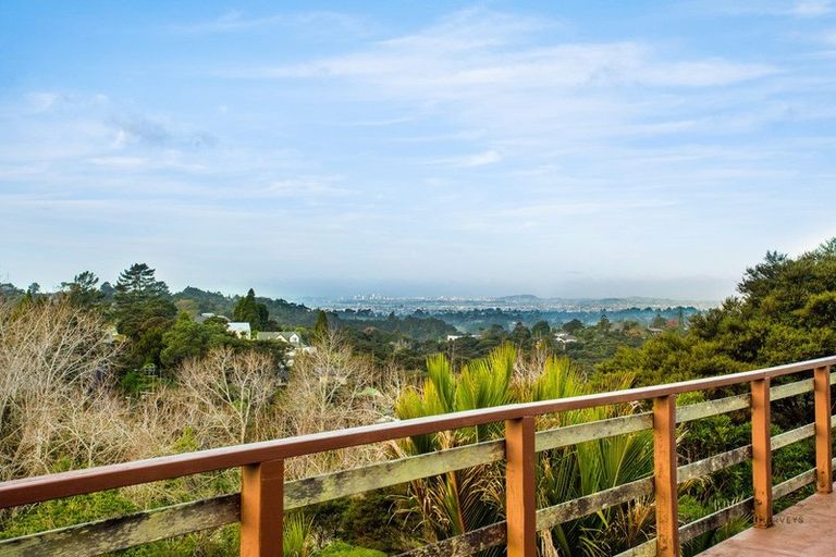 Photo of property in 1010 Scenic Drive North, Swanson, Auckland, 0816