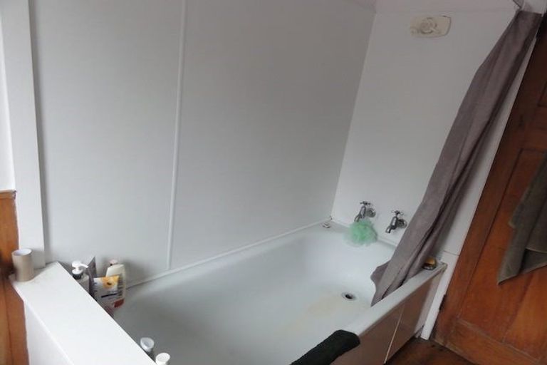 Photo of property in 18 Asquith Terrace, Brooklyn, Wellington, 6021