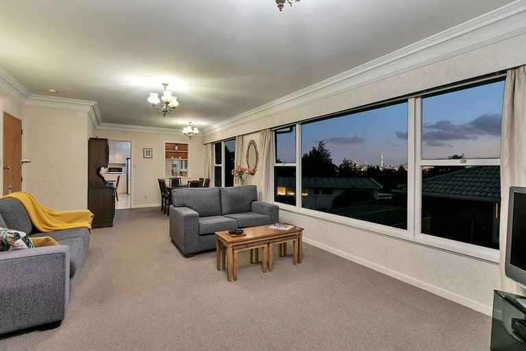 Photo of property in 14 Dudding Avenue, Northcote, Auckland, 0627
