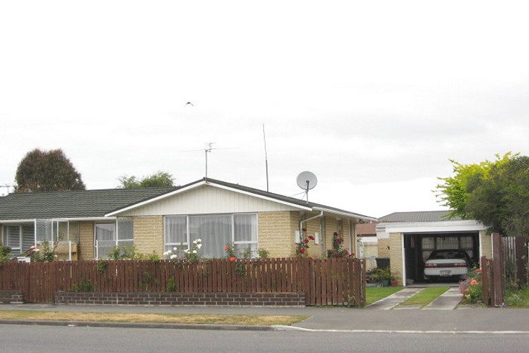 Photo of property in 3 Queenspark Drive, Parklands, Christchurch, 8083