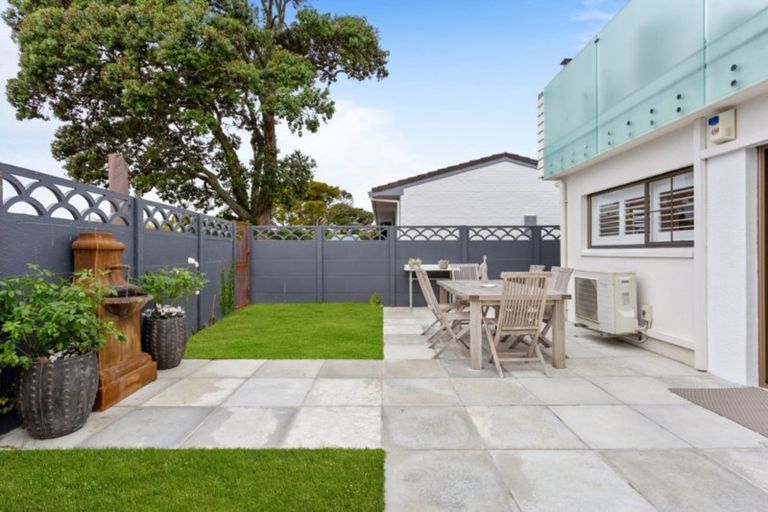 Photo of property in 1/32 Kitchener Road, Milford, Auckland, 0620