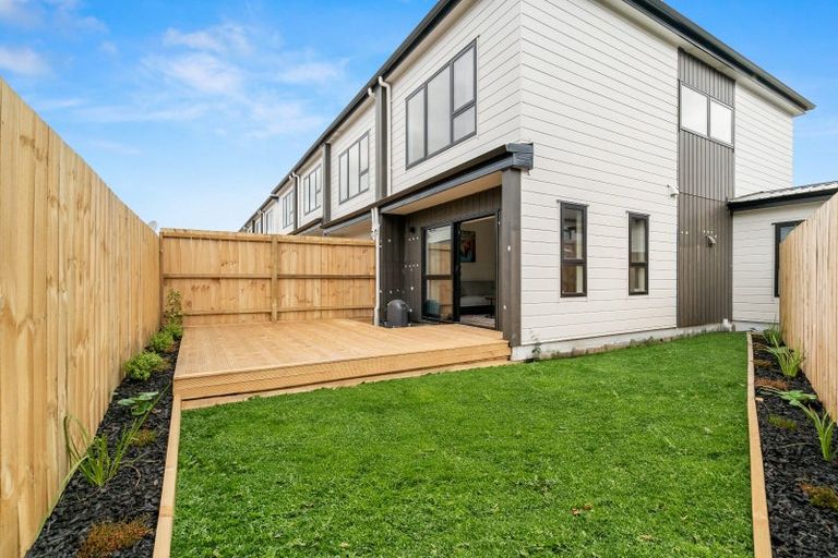 Photo of property in 4/32 Tapuwae Way, Mangere Bridge, 2022