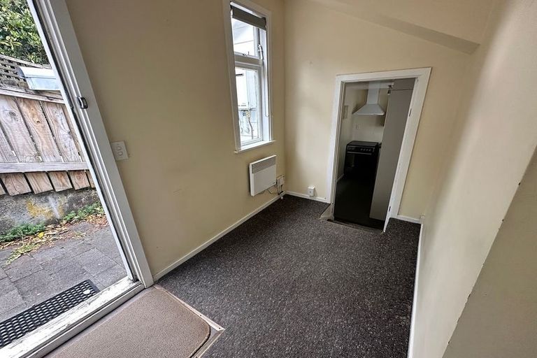 Photo of property in 3 Alameda Terrace, Aro Valley, Wellington, 6021