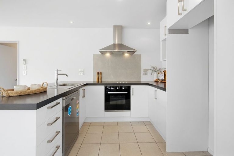 Photo of property in 4 Annies Lane, Aidanfield, Christchurch, 8025