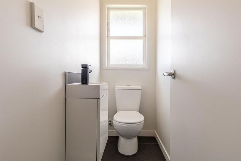 Photo of property in 1 Kauri Street, Levin, 5510