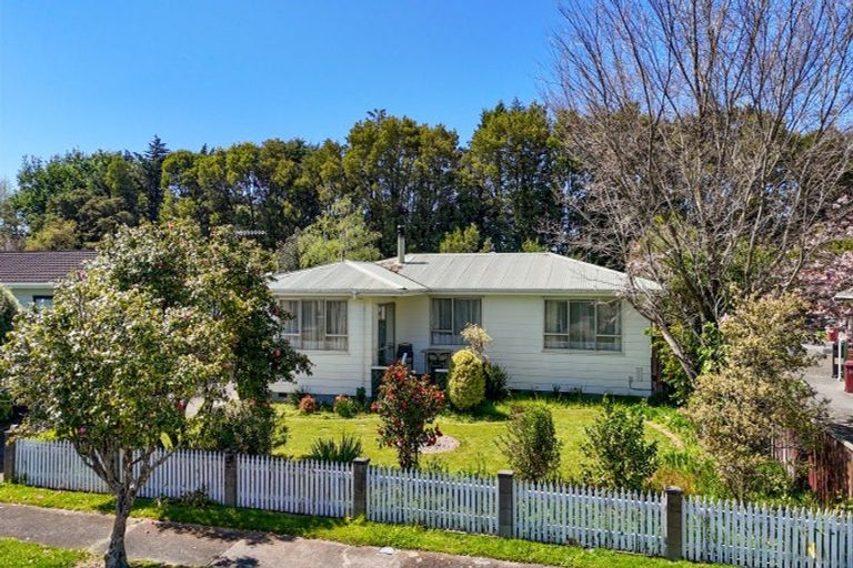 Photo of property in 13 Deller Drive, Carterton, 5713