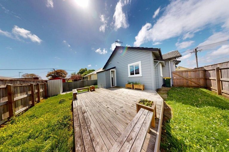 Photo of property in 21 Victoria Street, Levin, 5510