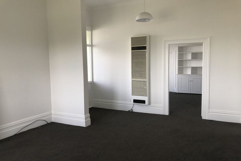 Photo of property in 21 Dorking Road, Brooklyn, Wellington, 6021