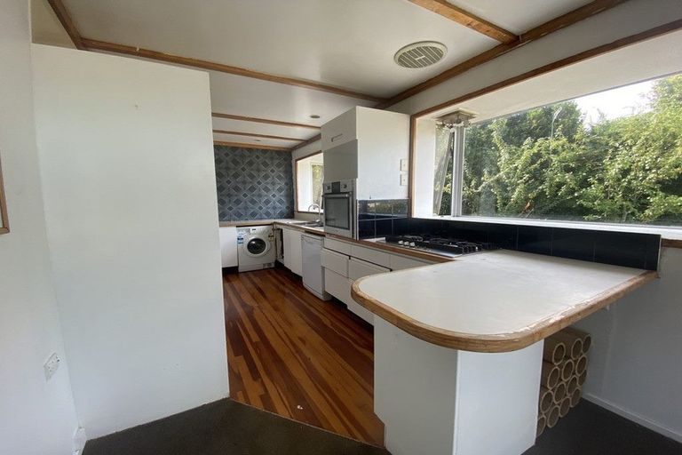 Photo of property in 12 Awakino Place, Manurewa, Auckland, 2102