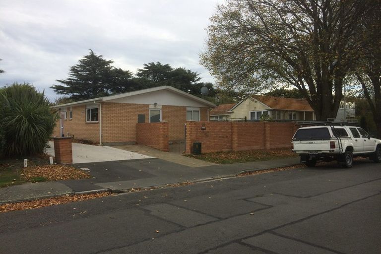 Photo of property in 30a Roche Avenue, Upper Riccarton, Christchurch, 8041